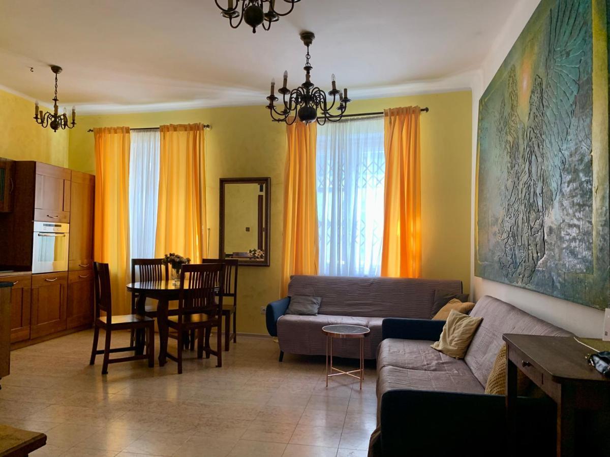 Beautiful And Charming Apartment In The Heart Of The Old Town Varşovia Exterior foto