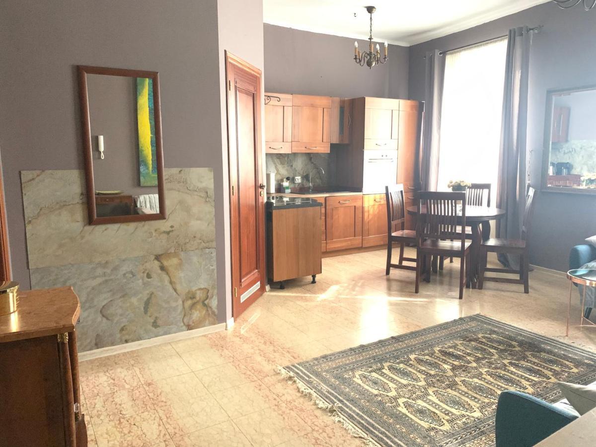Beautiful And Charming Apartment In The Heart Of The Old Town Varşovia Exterior foto